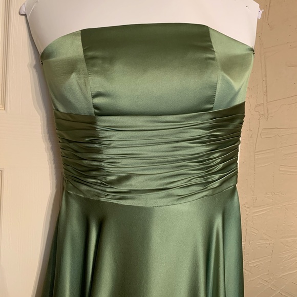 Gorgeous Green Strapless Dress - Picture 6 of 9